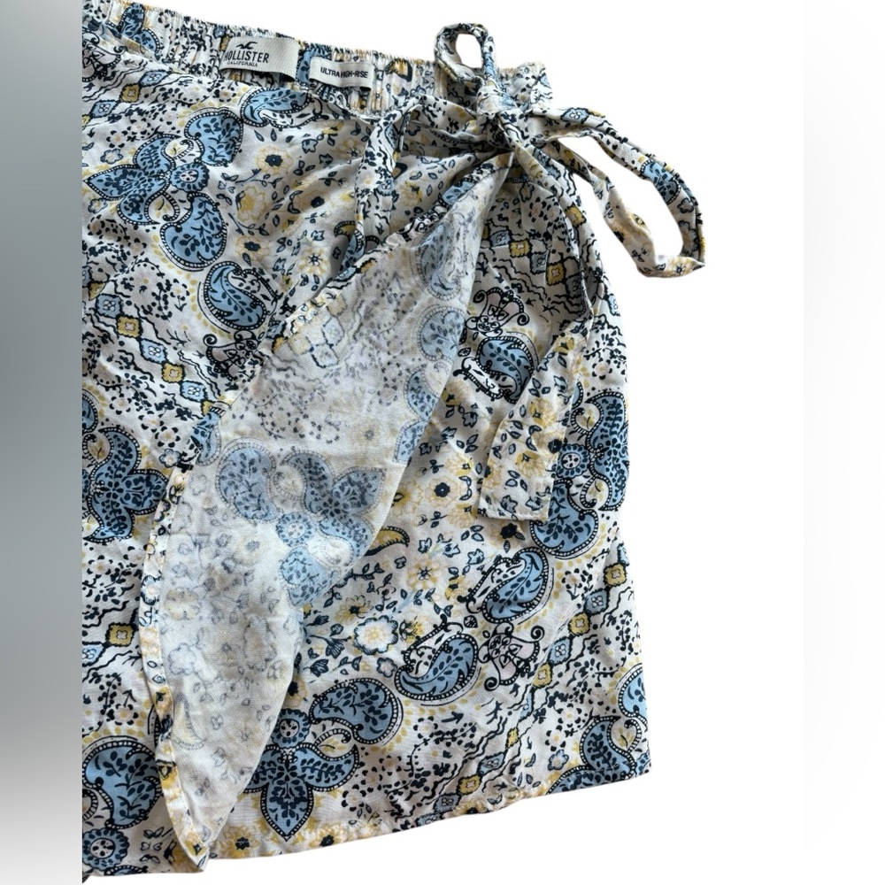 NWT Hollister Paisley Skort - Picture 5 of 8